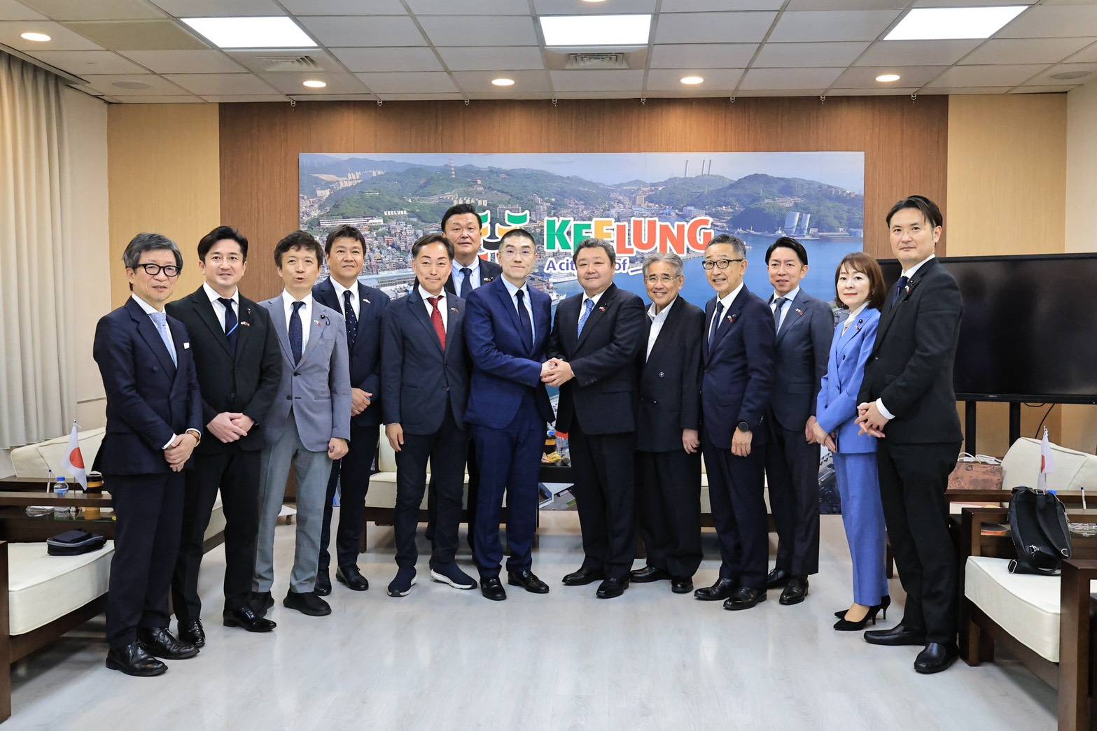 東京都議會友好議員訪基　謝國樑陪同暢遊港市展觀光實力