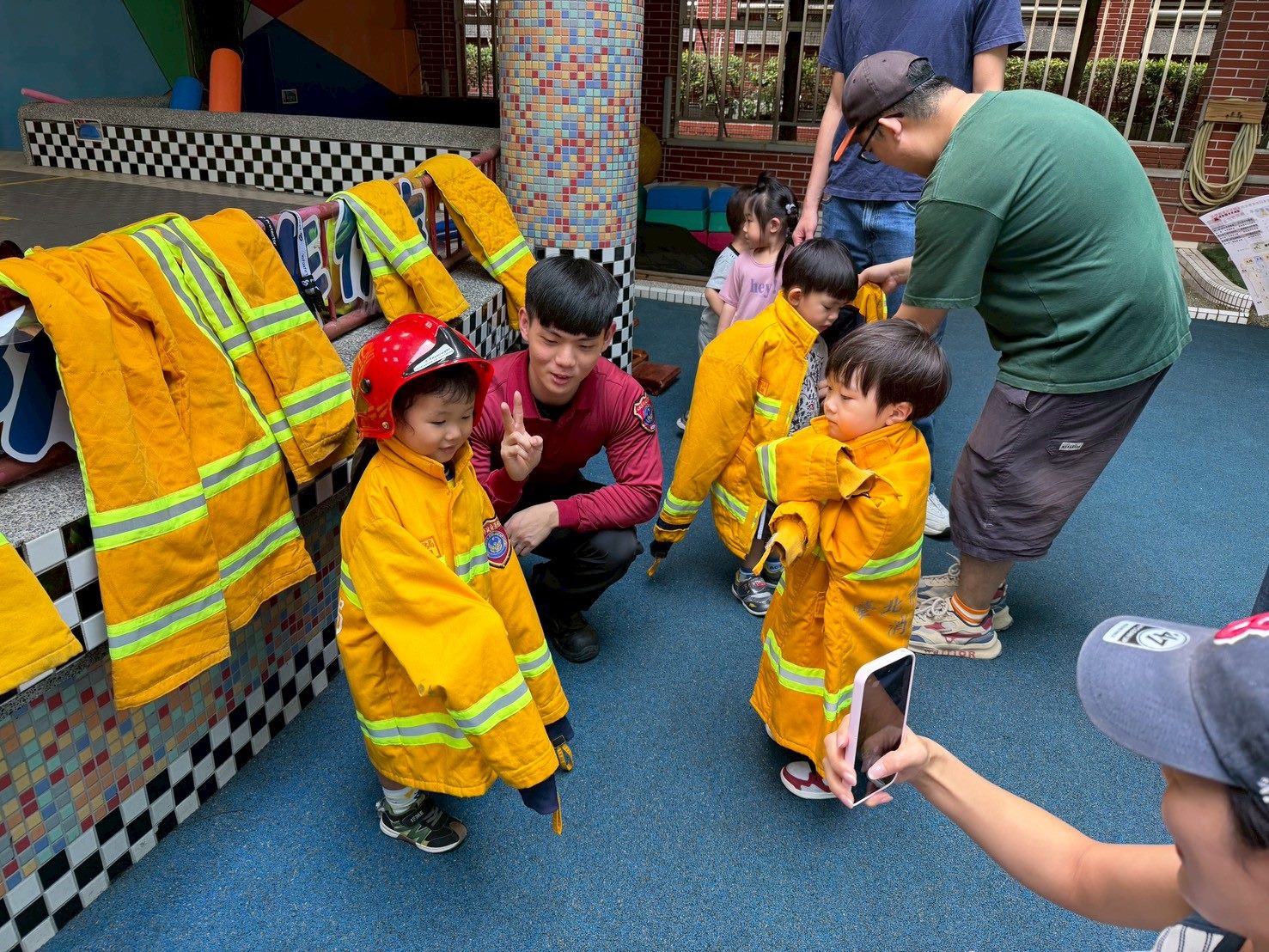 邊玩邊學防災趣!北市幼兒園親子共學闖關 數百組家庭熱情參與