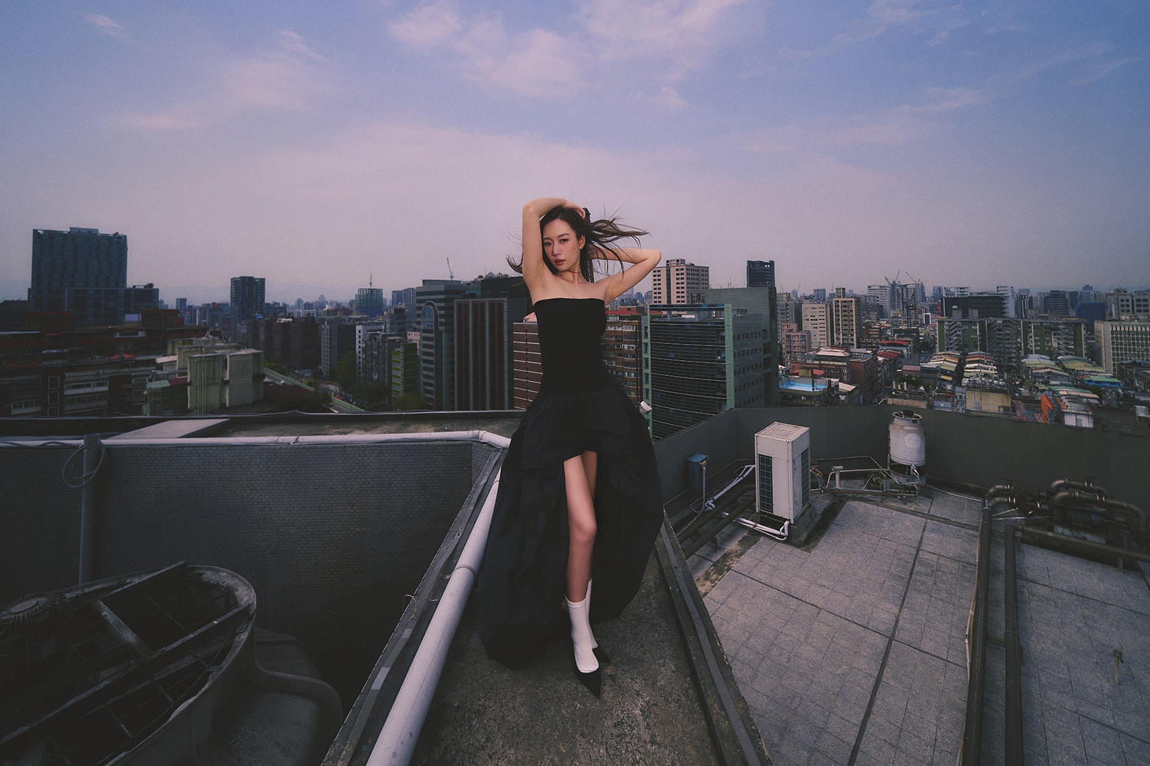 Julia 吳卓源加盟華研 打造更國際化舞台展開音樂新篇章