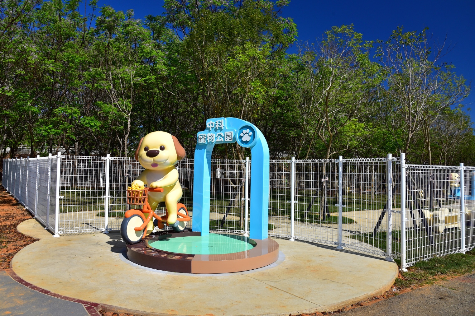 中市觀旅局推進友善寵物城市　打造人寵共享、友善互動寵物公園