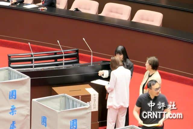 彈劾賴投票登場　綠進場投反對嚴格執行點名