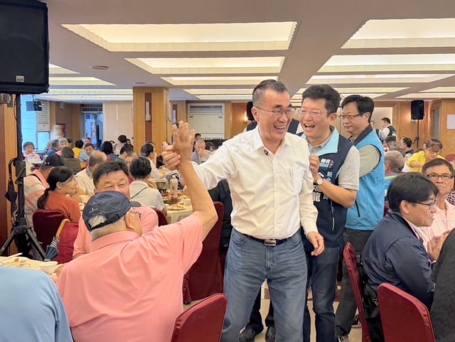 李四川出席新北總工會還合唱　爭取勞工支持
