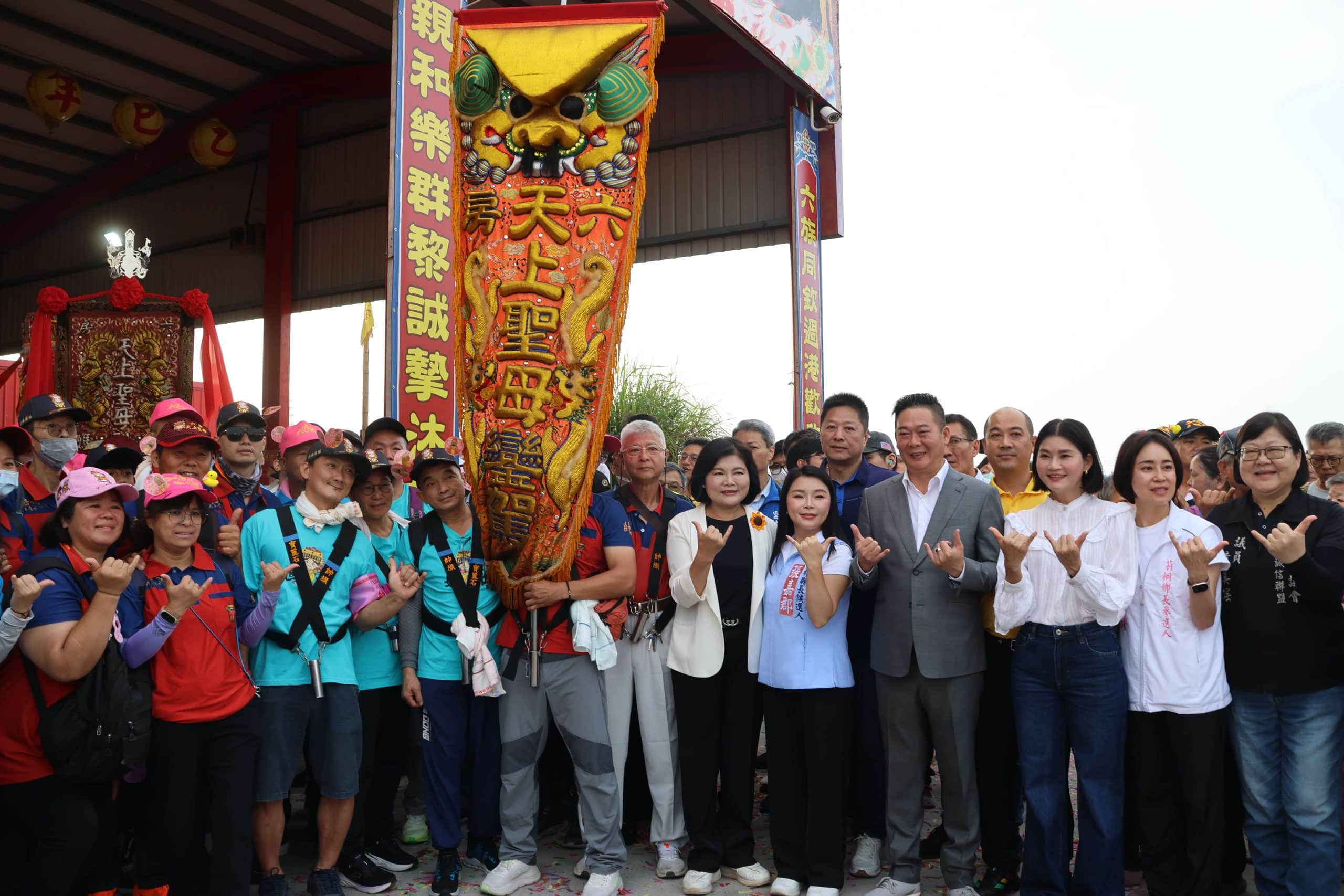 六房媽熱鬧過爐　成千上萬信徒隨行祈福