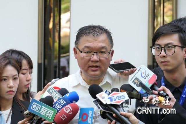 和蕭訪陸被指有私誼 李德維嗆:低智商影射 問:周美青、馬大姐這麼好呼攏?勿毀人家庭! 和蕭訪陸被指有私誼 李德維嗆:低智商影射 問:周美青、馬大姐這麼好呼攏?勿毀人家庭!