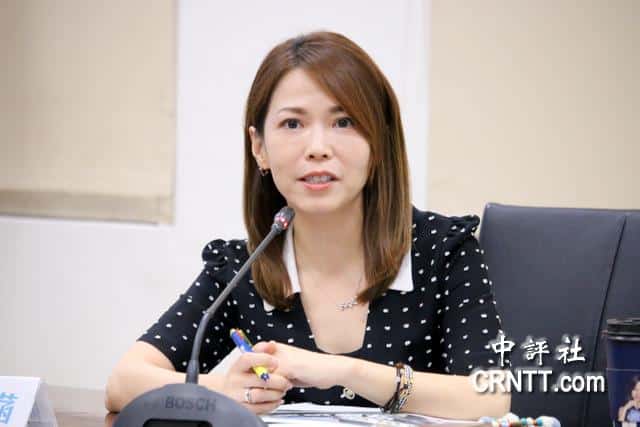 柯文哲10年前情書再現？民眾黨轟騙通告費　