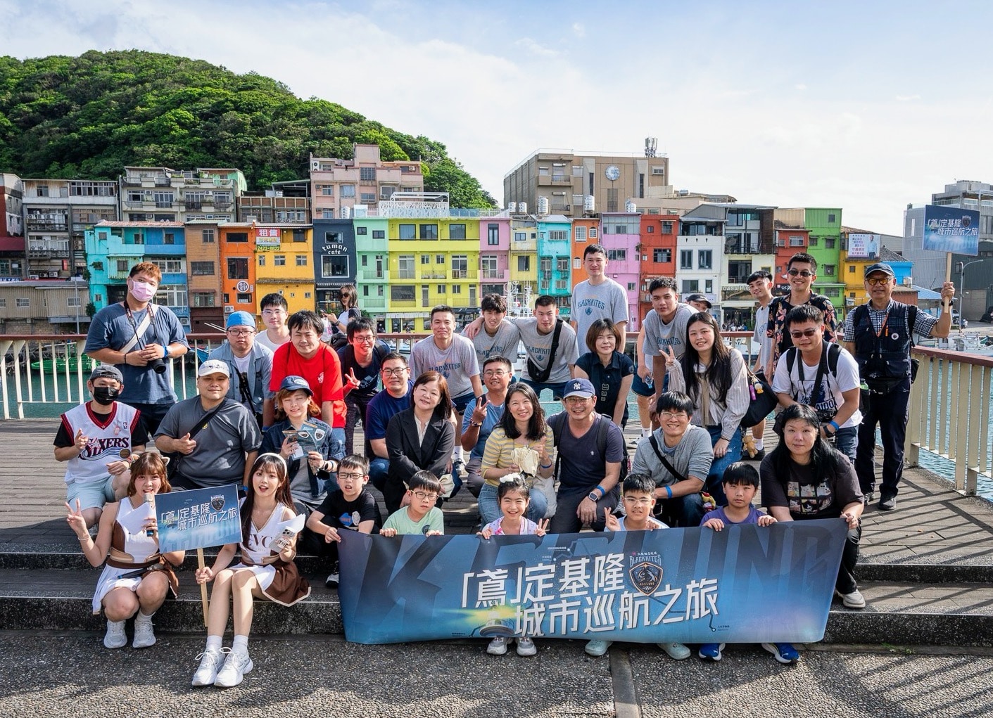 黑鳶球員化身在地引路人　雙層巴士巡遊基隆熱門景點