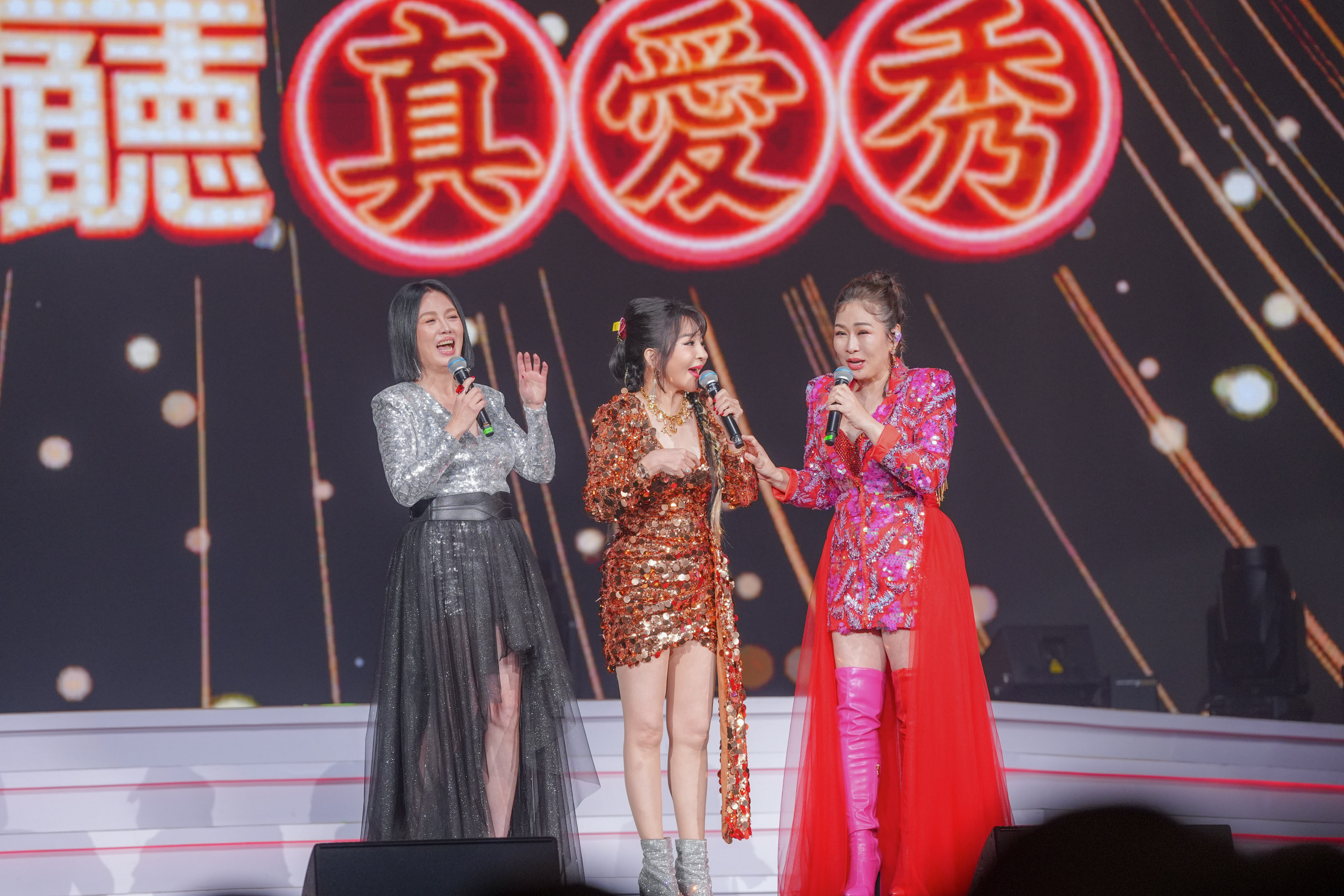 張秀卿 王彩樺 苗可麗藍寶石較勁 以歌舞 短劇與綜藝原汁重現80年代秀場