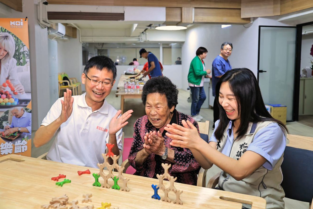 母親節傳愛又顧健康　謝國樑讚社區共築樂齡生活