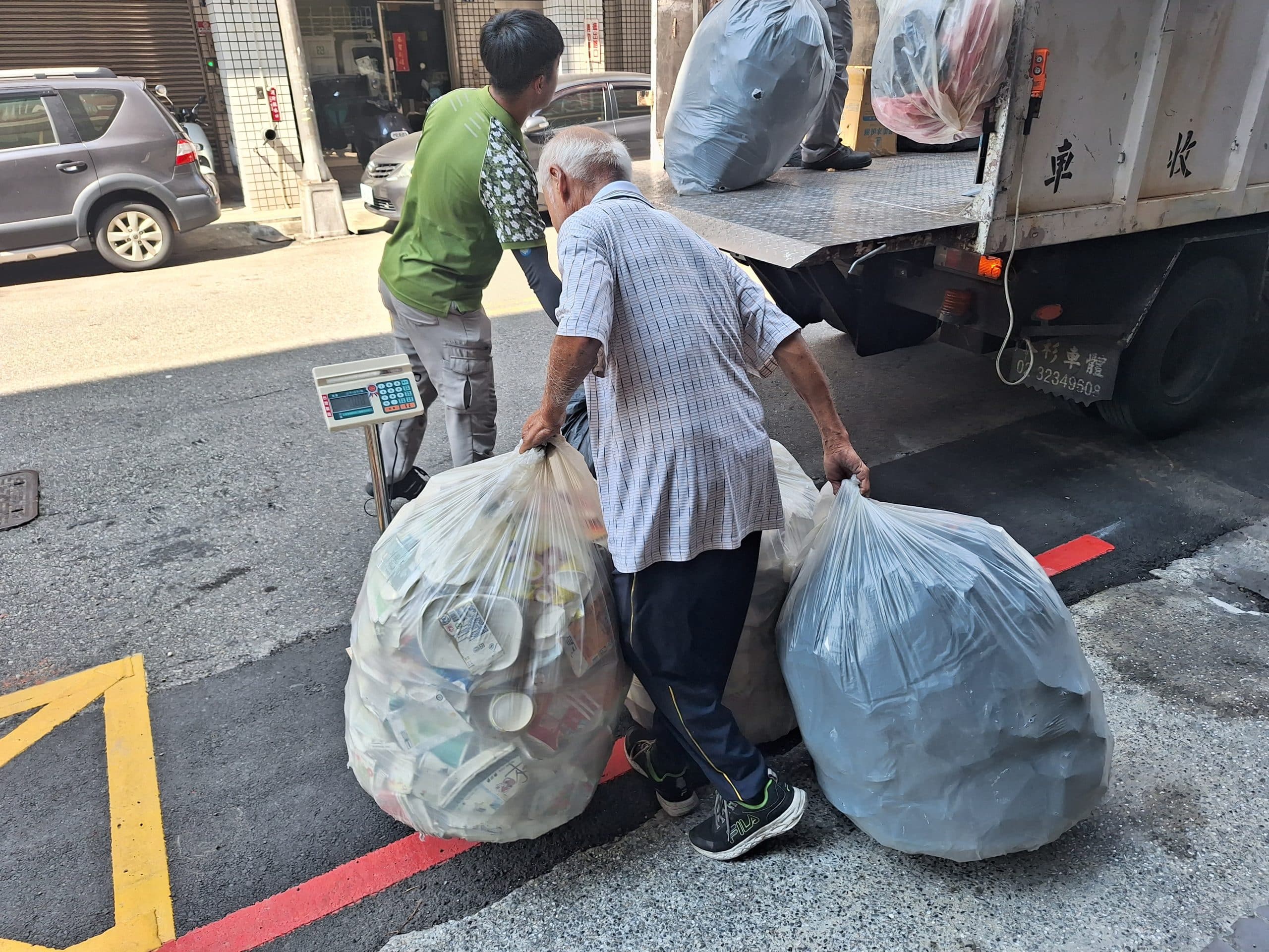 守護資收個體戶! 　中市端午溫情送暖 兼顧生活與安全防護