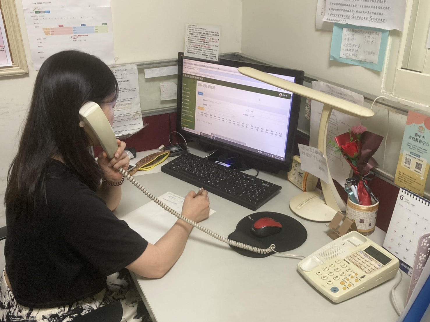 幸福從聊聊天開始！　中市家教中心「412-8185」專線：作市民的隱形隊友