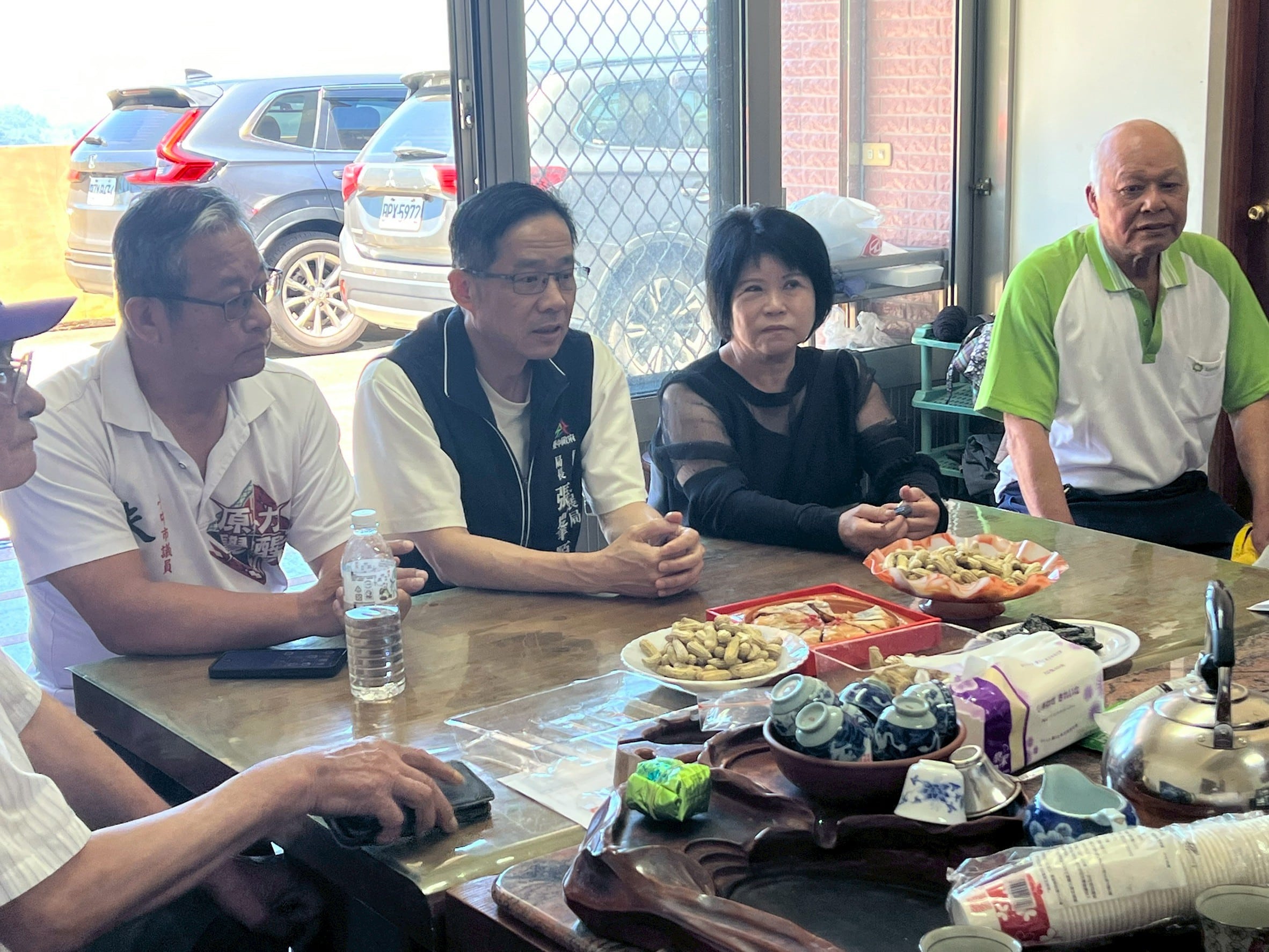 人渴己渴 經發局前進摩天嶺地區改善供水問題 人渴己渴 經發局前進摩天嶺地區改善供水問題