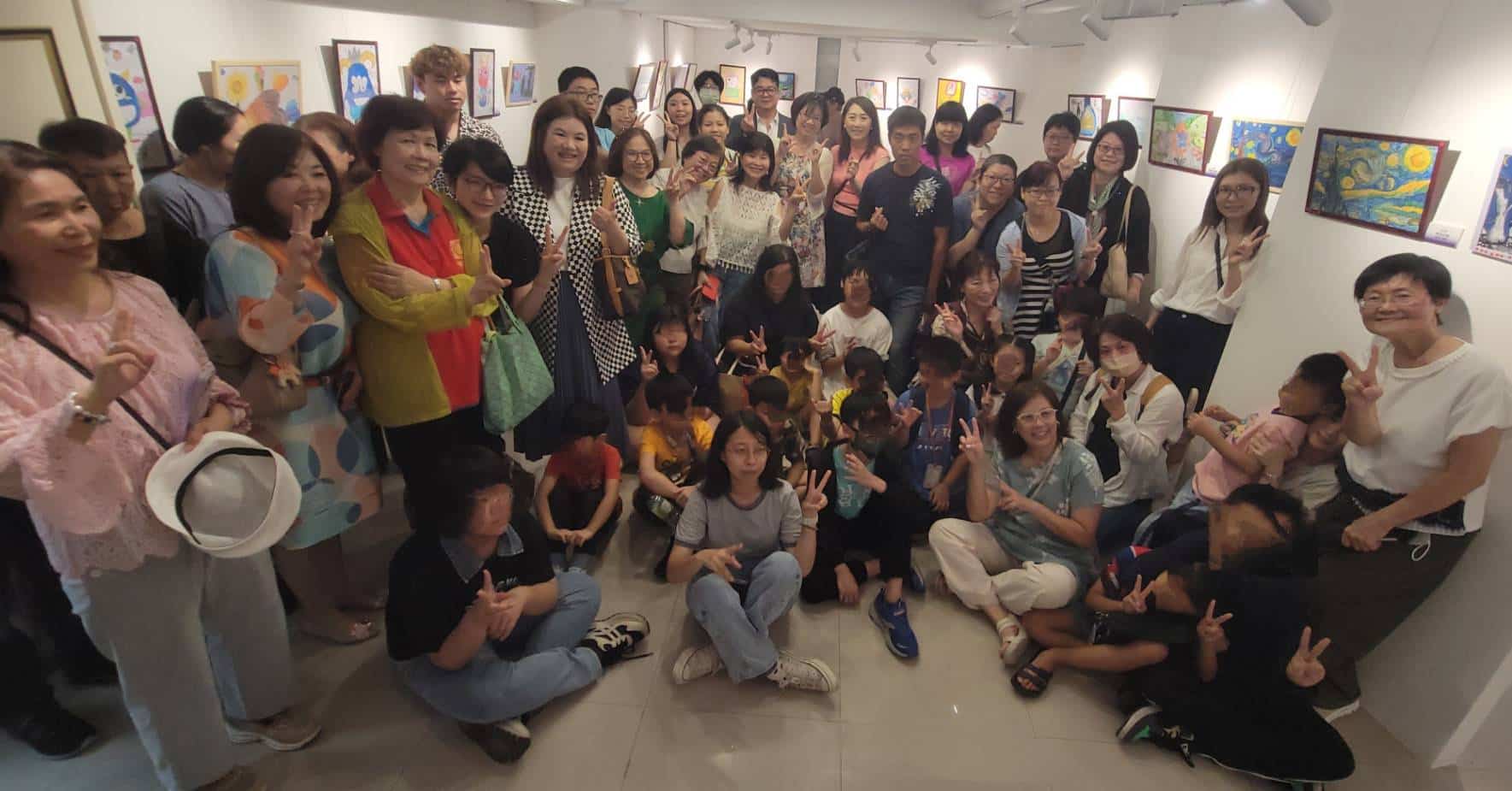 《微光童心・看見希望》畫展今日登場 藝術陪伴受虐兒走出陰影