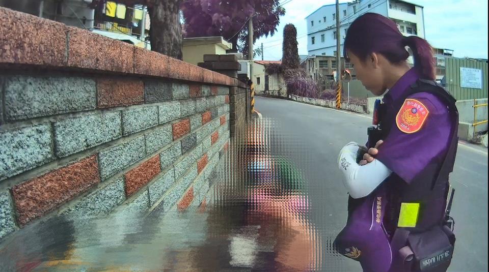 身障人士跌落輔具 暖警鍥而不捨勸說助送醫治療
