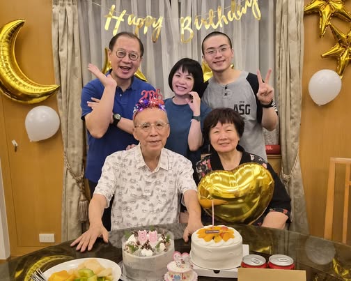 吳伯雄過88歲生日 戴俏皮髮箍近況曝光 吳伯雄過88歲生日 戴俏皮髮箍近況曝光