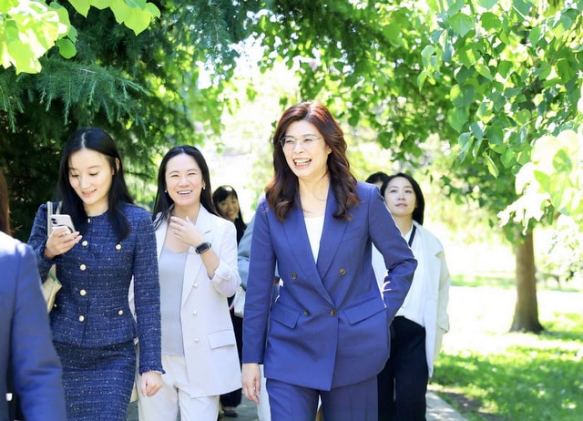 紐約眾議員陪同 鄭麗文重返皇后植物園 紐約眾議員陪同 鄭麗文重返皇后植物園