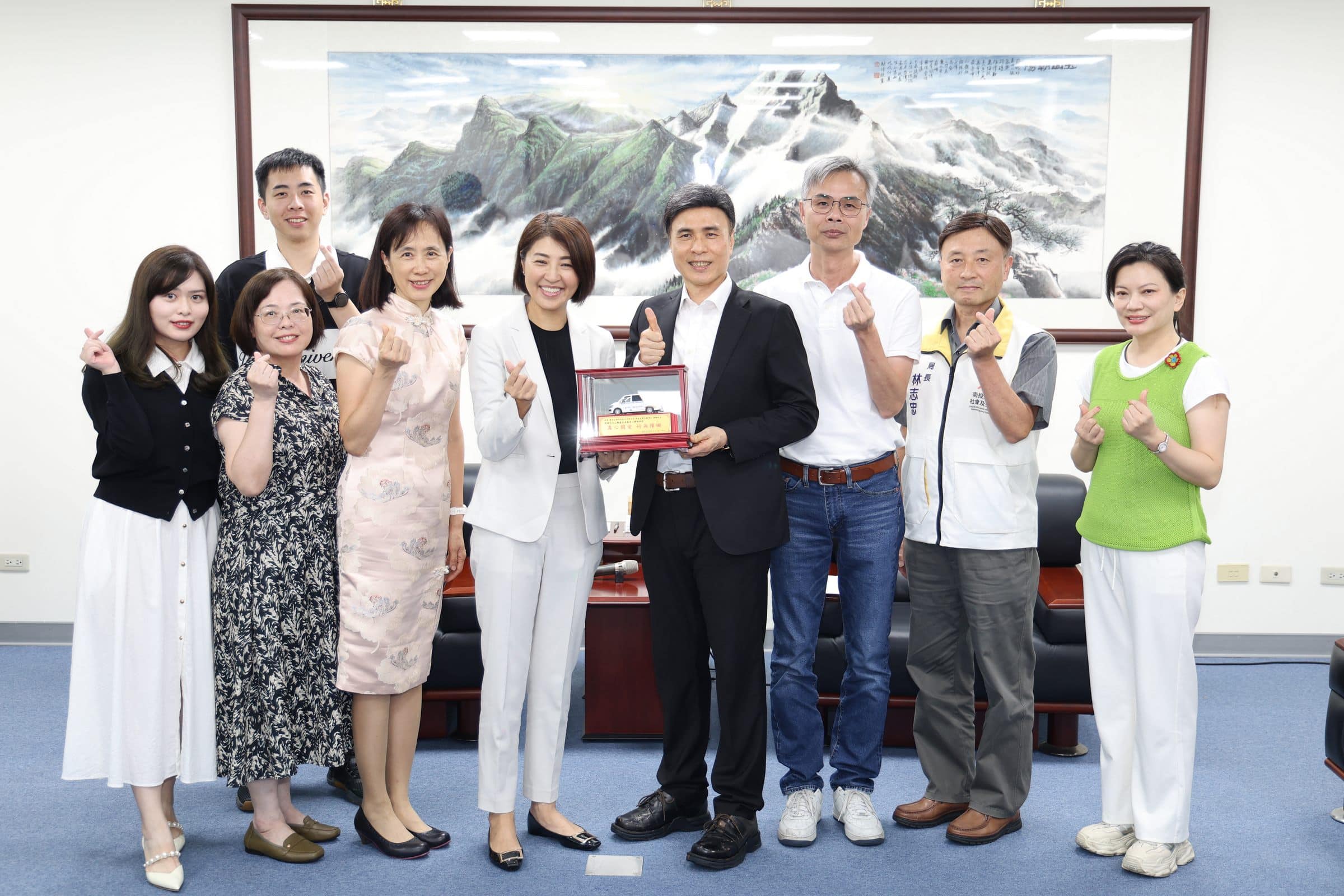 企業愛心造福南投鄉親　廣知永續科技捐贈復康巴士 