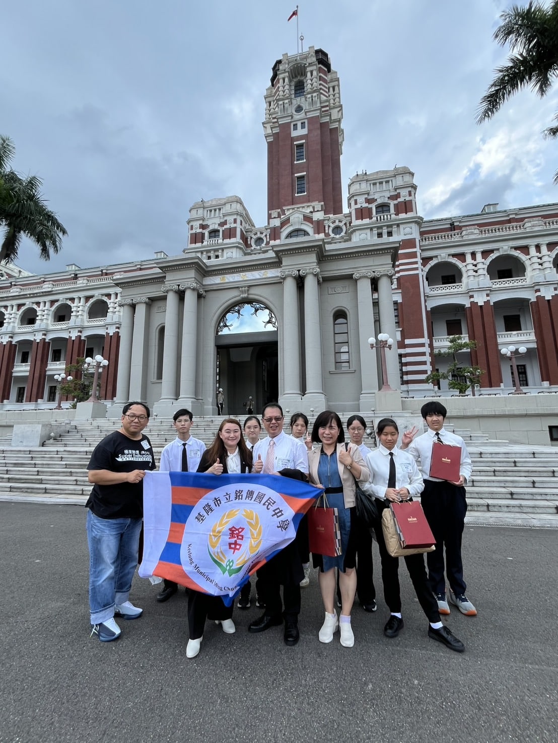 銘傳國中師生國際發明成果閃耀總統府 銘傳國中師生國際發明成果閃耀總統府