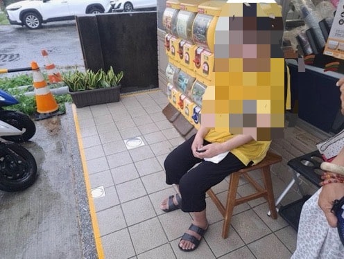 失智女路中央淋雨　警方即刻護送返家