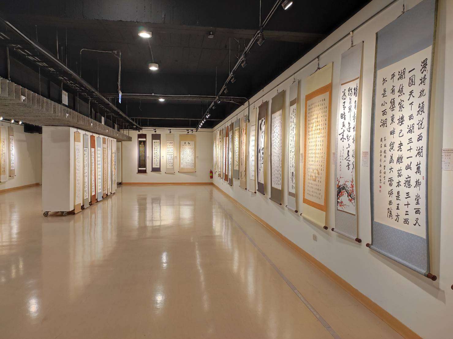 雲林縣書法學會十五週年會員暨邀請名家聯展開幕　百餘件墨寶齊聚 展現書藝傳承與創新風采