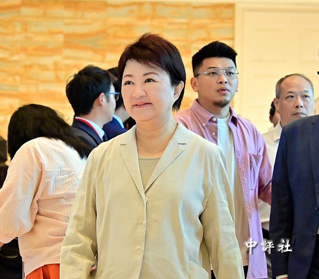 同場卓榮泰　盧秀燕轟毒油該下台就下台