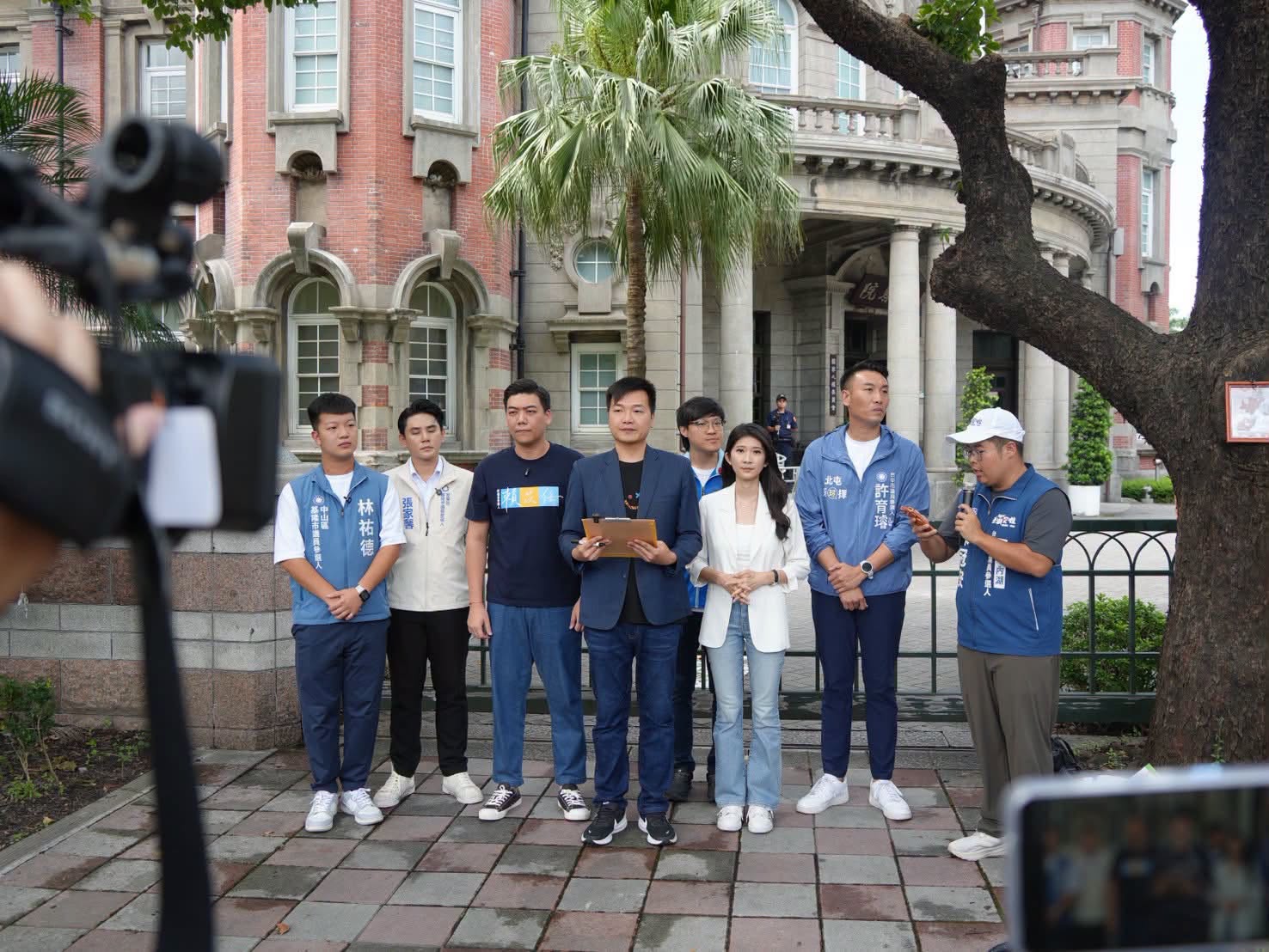 吳崢言論引全民怒火 國民黨4人明起絕食靜坐 吳崢言論引全民怒火 國民黨4人明起絕食靜坐