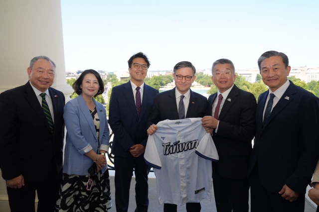蔡其昌拜會美眾議院長 談爭取無人機預算 蔡其昌拜會美眾議院長 談爭取無人機預算