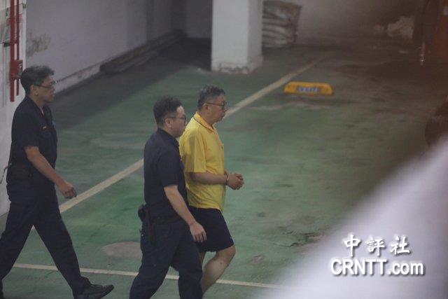柯文哲不滿電子腳鐐屈辱　法院裁定換手鐶