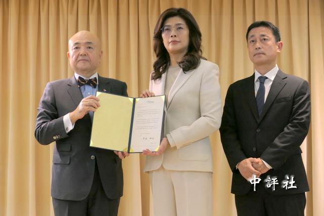 鄭麗文捐百萬援熊本 片山和之:患難見真情 鄭麗文捐百萬援熊本 片山和之:患難見真情