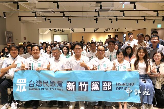 黃國昌、柯文哲新竹縣合體　拉抬白營聲勢