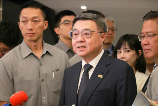 毒油風暴　10萬人網路投票喊卓榮泰下台