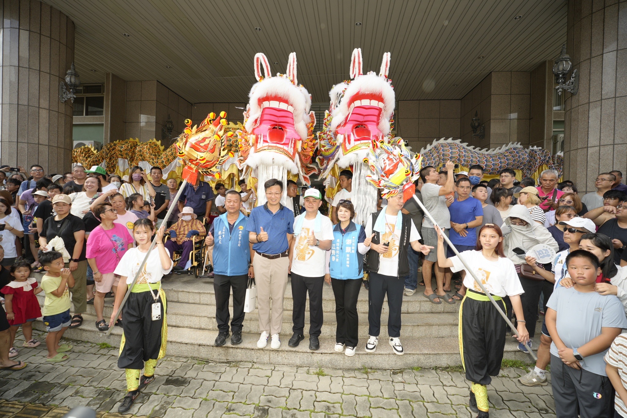 海內外頂尖藝陣齊聚南投!2026南投帝君文化節圓滿落幕 上千民眾爭睹「金銀巨龍」盛況 海內外頂尖藝陣齊聚南投!2026南投帝君文化節圓滿落幕 上千民眾爭睹「金銀巨龍」盛況