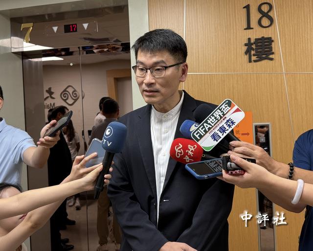 遭黃國昌指在陸醉倒　梁文傑：倒楣被狗咬