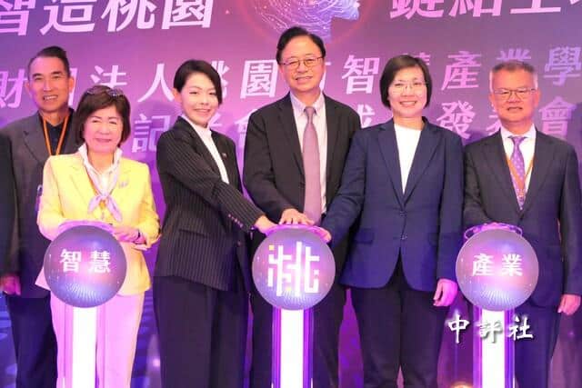 張善政偕高虹安、徐欣瑩　打造科技智慧廊帶