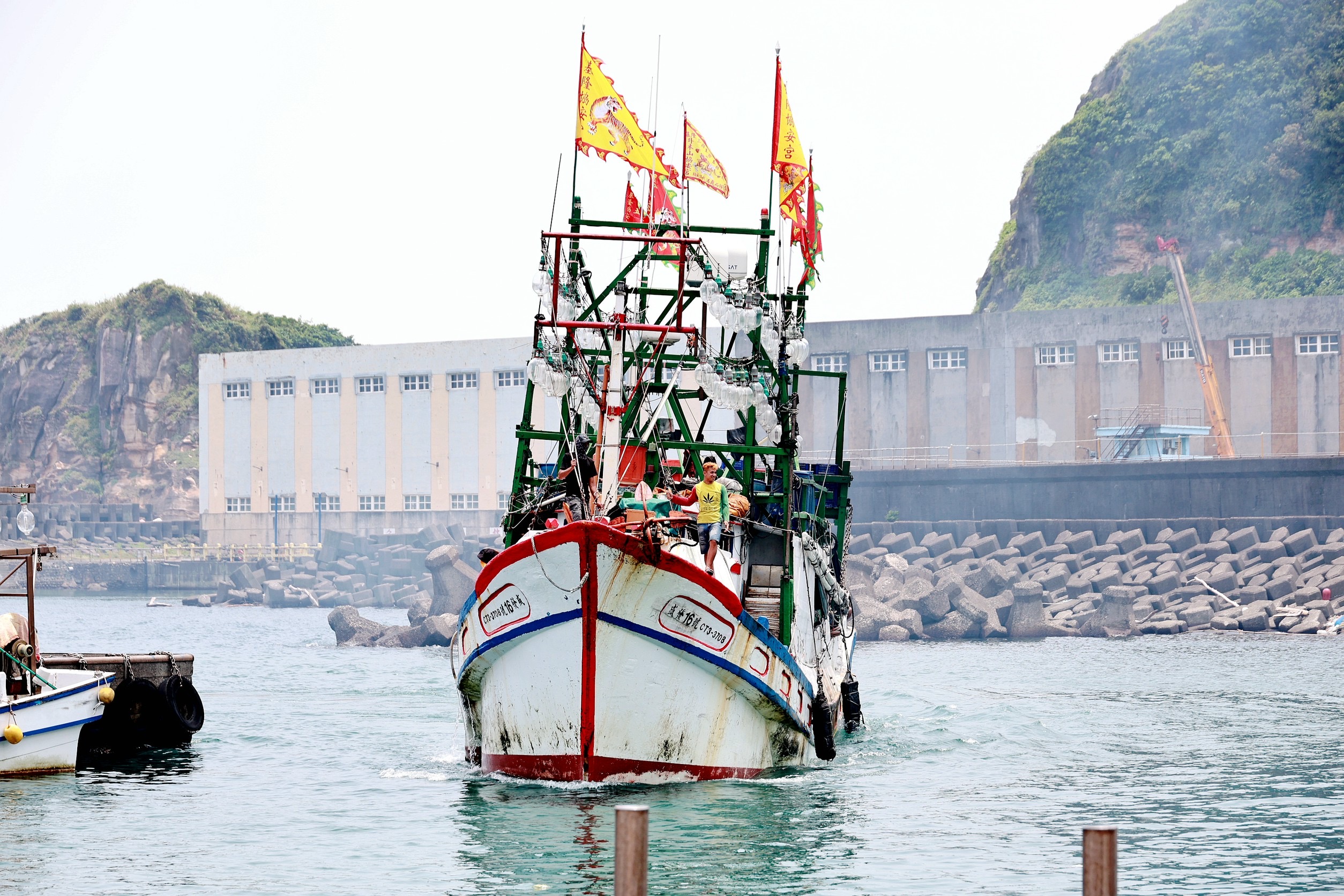 王爺巡江海上遶境展信仰溫度　外木山海上王爺文化祭熱鬧登場