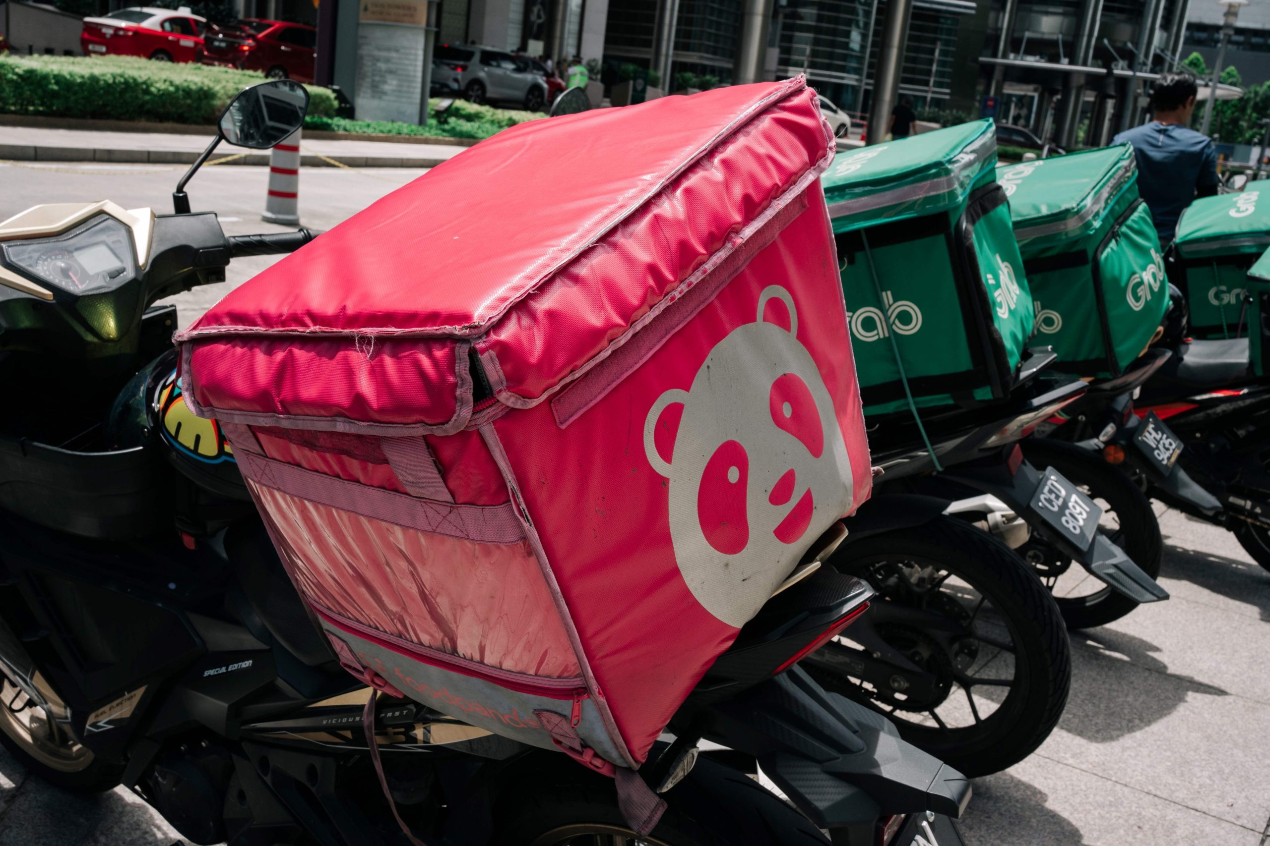 全台18大工會聯合聲明:兼顧法理情、支持公平會有條件核准Grab收購foodpanda