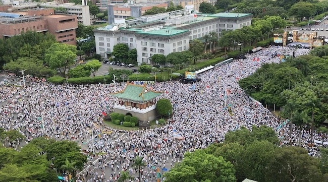 20萬人上街遭冷回　國民黨批府院無視民意