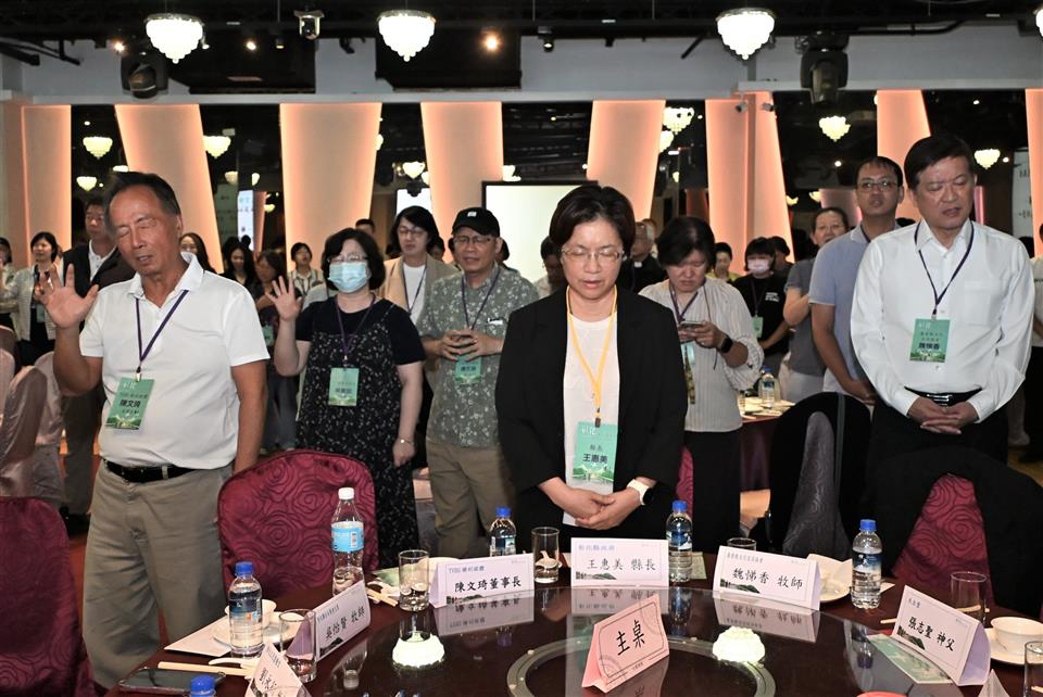 2026 彰化聯合祈禱餐會　縣長與百位牧者同心禱告　凝聚信仰力量共築幸福彰化