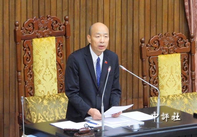 怒嗆後同場　傅崐萁對韓國瑜笑喊盡忠報韓