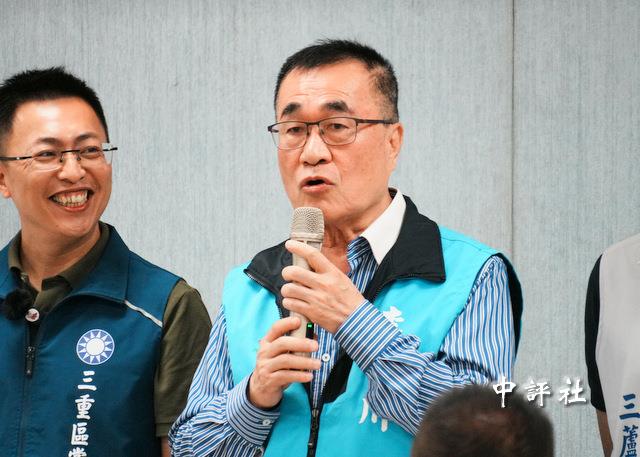 侯友宜當面喊交棒李四川：認真打拚做事的人
