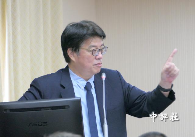 綠委替陸配里長叫屈　邱垂正：大陸造成困境