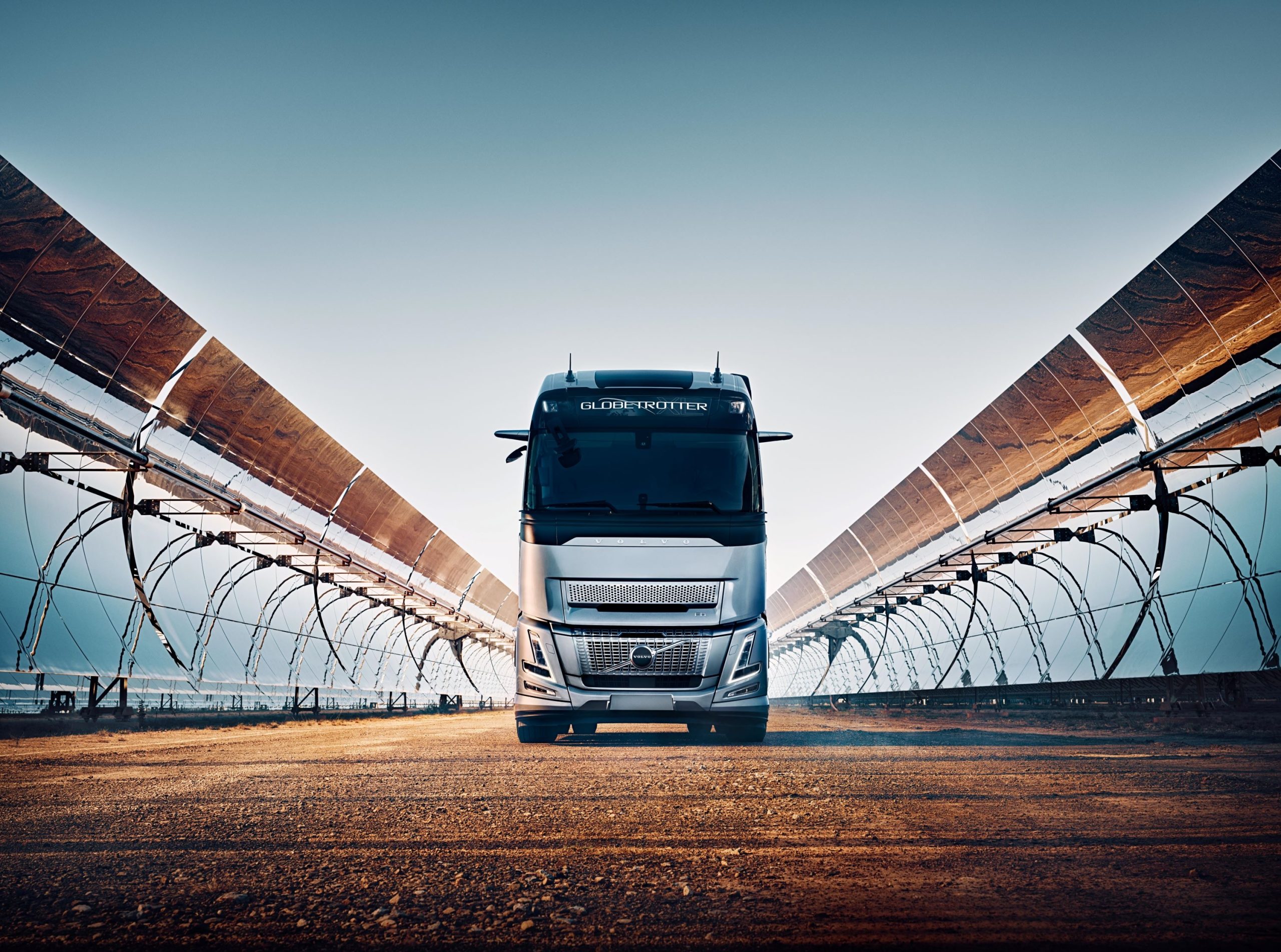 當世界追求奈米精度,Volvo守護每一公里 Volvo Trucks 承諾成為高科技供應鏈的可靠夥伴