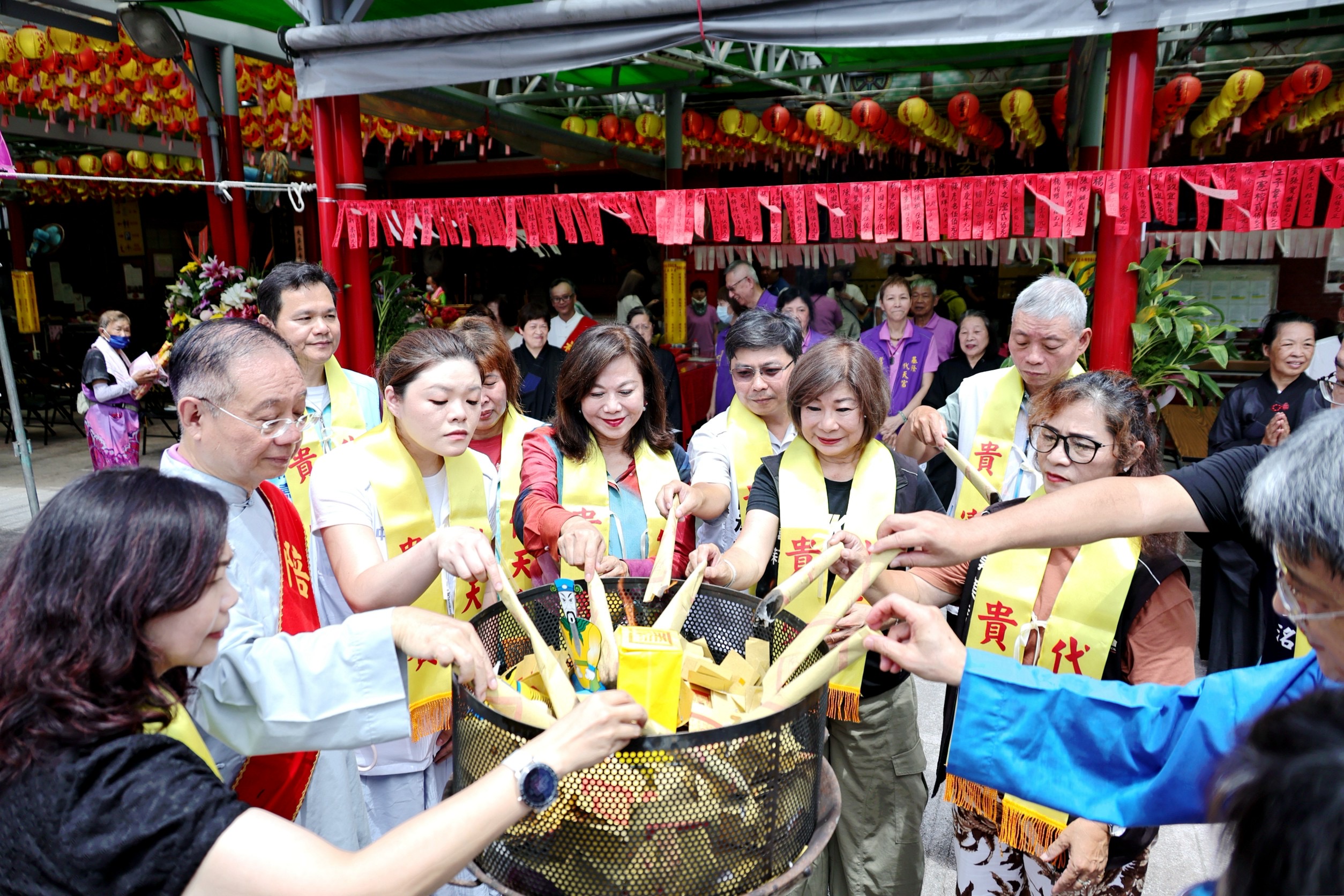 大竿林代天宮關聖帝君聖誕三獻禮　邱佩琳祈願市民平安基隆昌盛