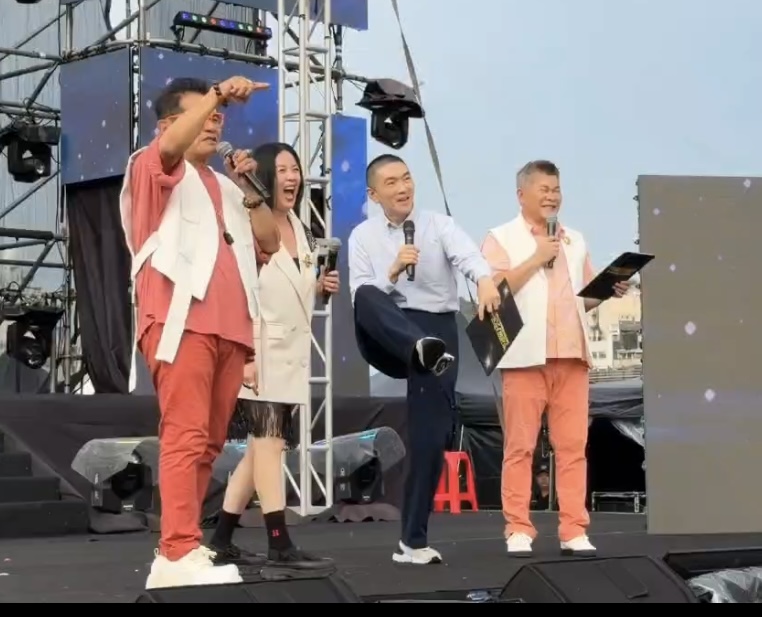 澎恰恰、許效舜《超級夜總會》舞台助陣　謝國樑登國門廣場盛大開錄
