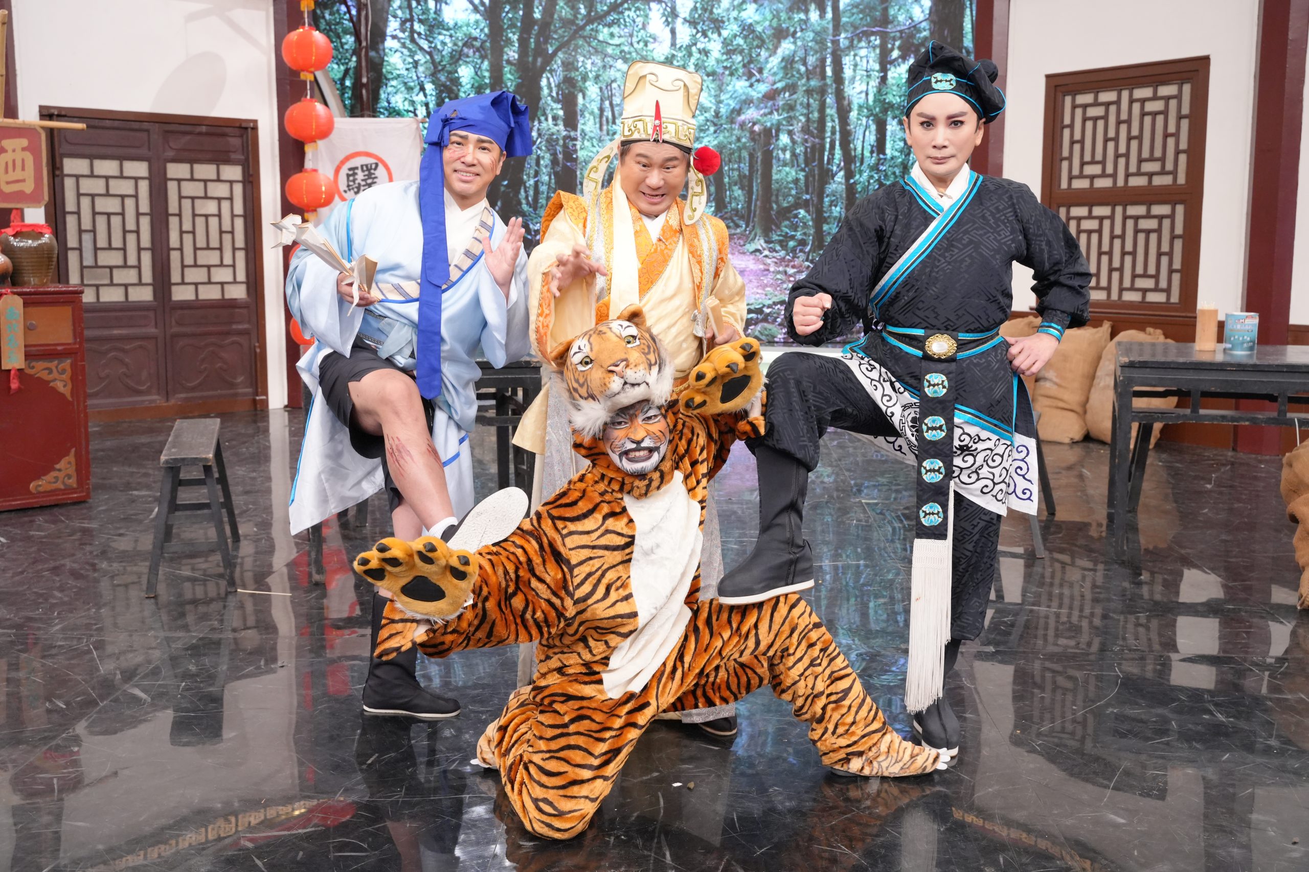 陳亞蘭口誤竟叫胡瓜「爸」!抓胡瓜頭撞氣球害他崩潰喊:不演了啦 陳亞蘭口誤竟叫胡瓜「爸」!抓胡瓜頭撞氣球害他崩潰喊:不演了啦