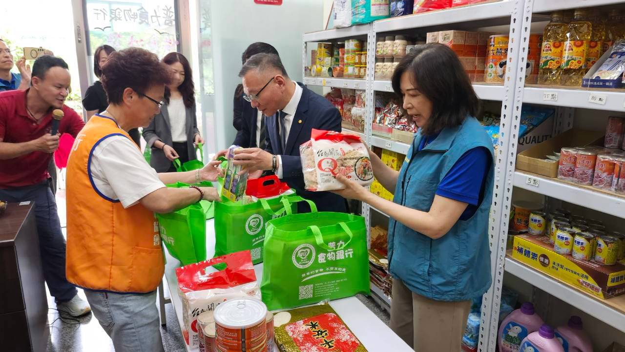 「菁鑽串聯．送愛全台」台糖長榮酒店挽袖當一日志工送愛心