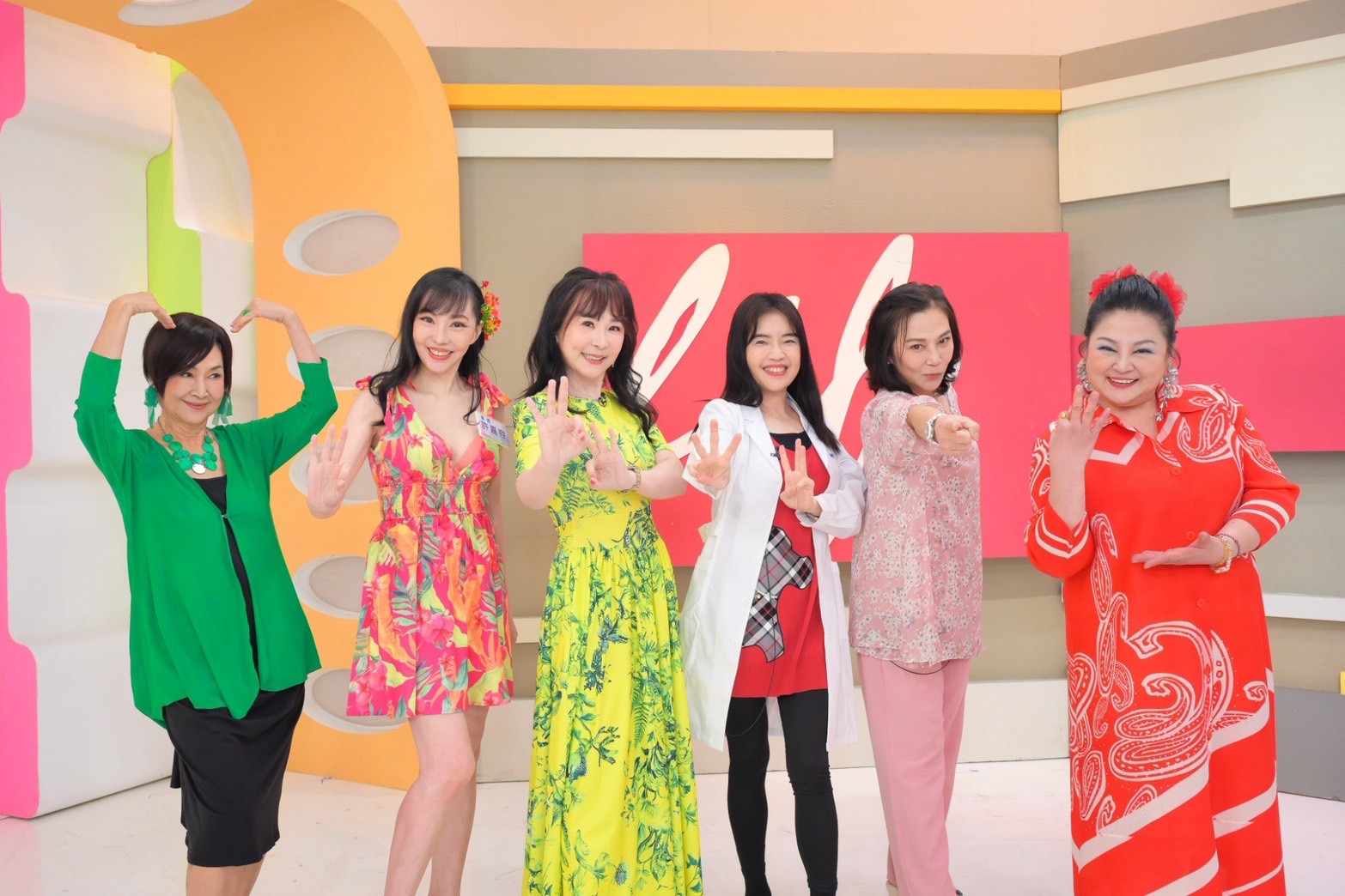 陳力瑜揪「美魔女千歲團」華視聊更年期　77歲陳艾妮：少女心不能退休