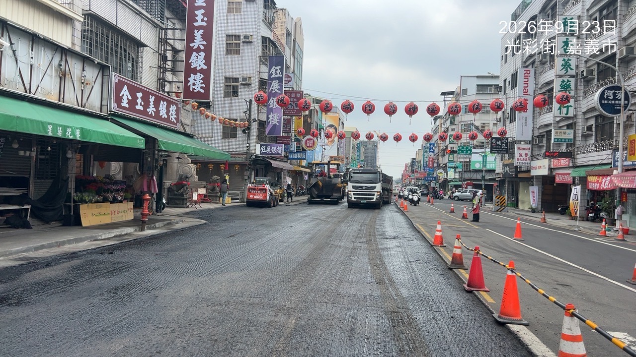 嘉市吳鳳北路刨鋪釀壅塞 市府今明調整半半施工維持通行 嘉市吳鳳北路刨鋪釀壅塞 市府今明調整半半施工維持通行