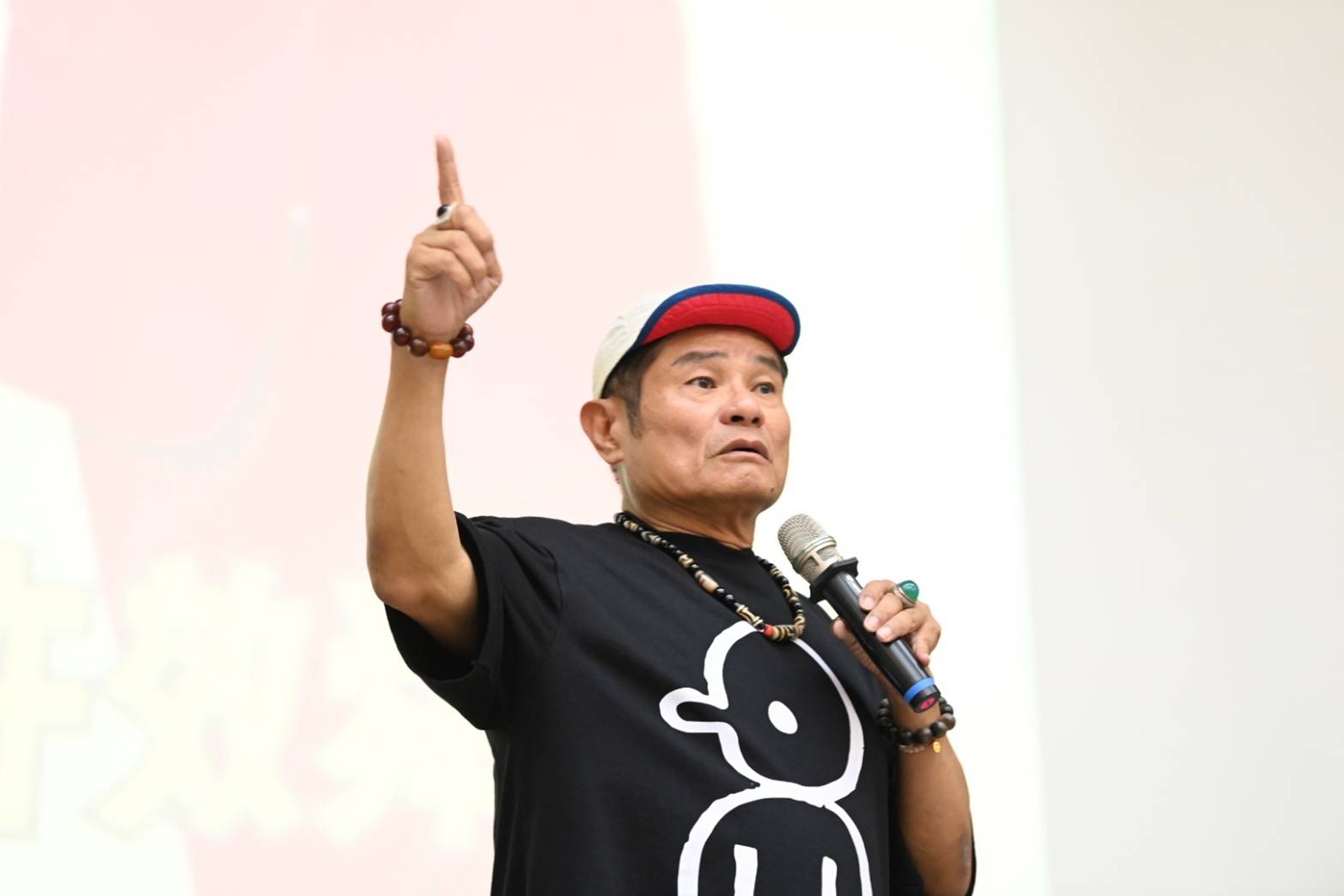 走過痛風與低潮!許效舜60歲拿碩士 嘉市開講曝重生心法 走過痛風與低潮!許效舜60歲拿碩士 嘉市開講曝重生心法