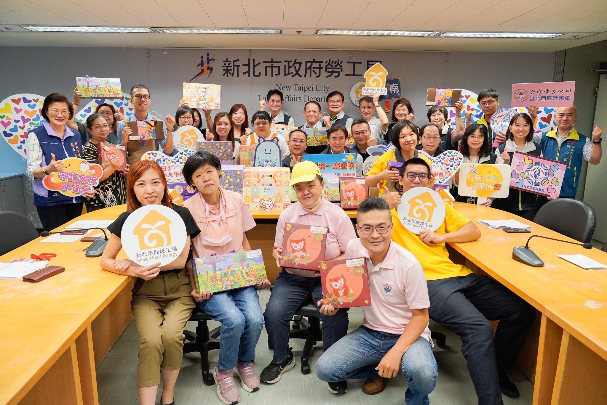 台電北南區、西區、北區連四年中秋送暖　認購庇護工場禮盒助小衛星兒少溫馨過節