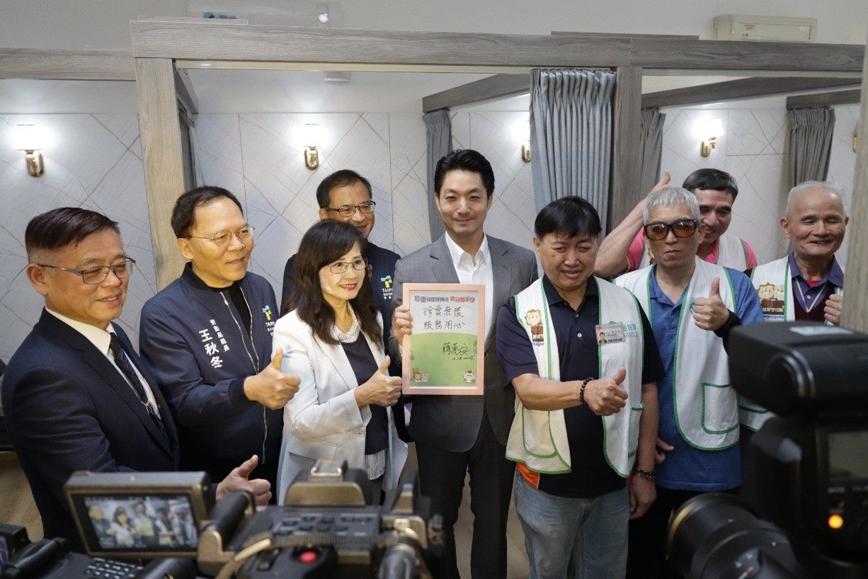 珍愛按摩坊搬新家　蔣萬安感謝視障師傅23年付出